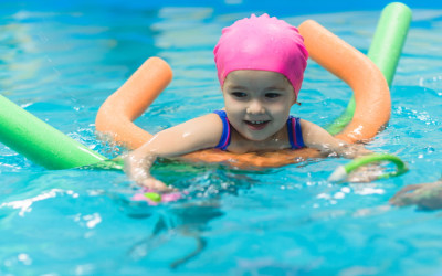 Adaptácia dieťaťa na vodné prostredie – čo sa deje na prvých hodinách z pohľadu psychológie